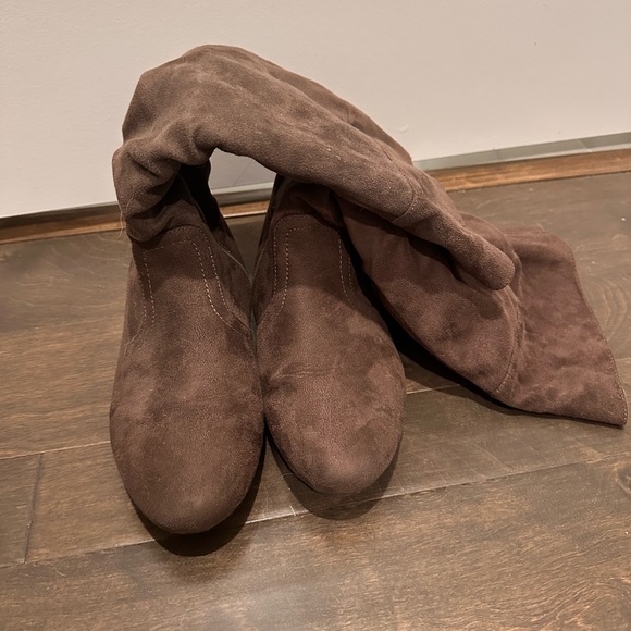 Brown boots - Picture 6 of 8